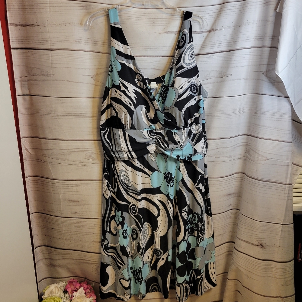 26W Abstract Teal/White/Black Cato Plus Dress